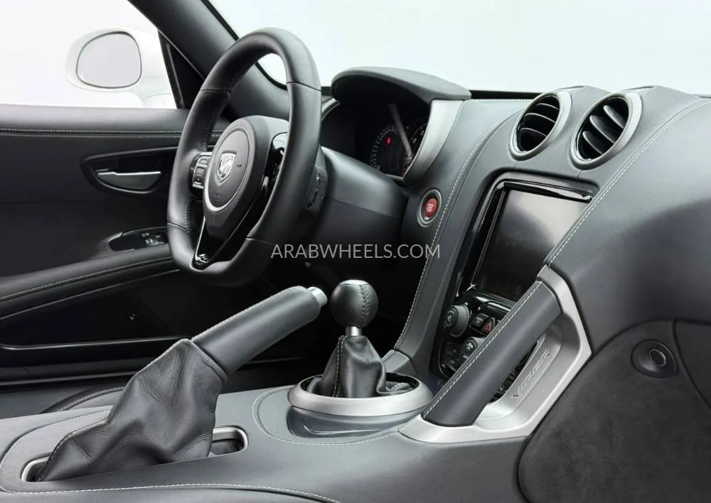 دودج ڤايبر 2017 for Sale in دبي Image-11