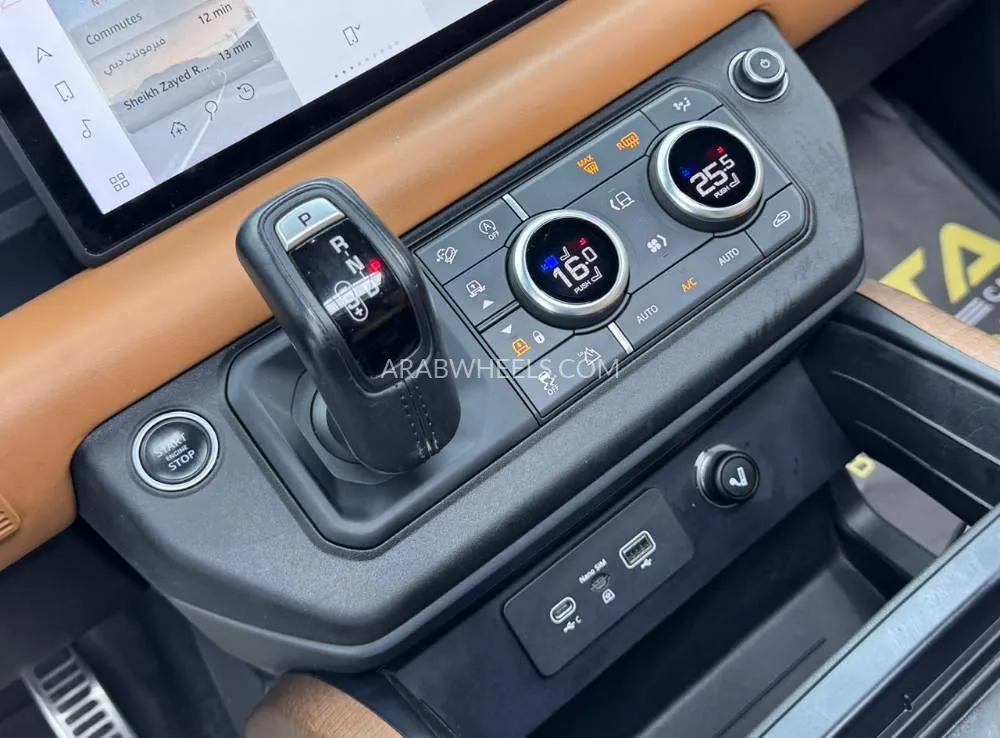 Land Rover Defender 2022 for Sale in Dubai Image-11