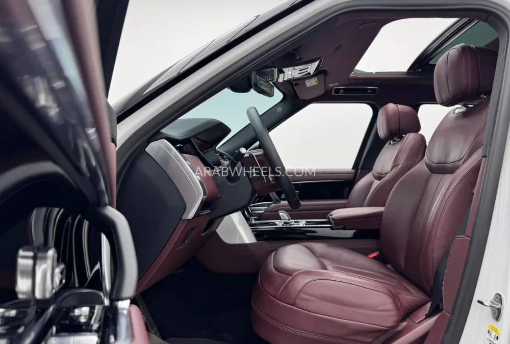 Land Rover Range Rover 2023 for Sale in Dubai Image-11