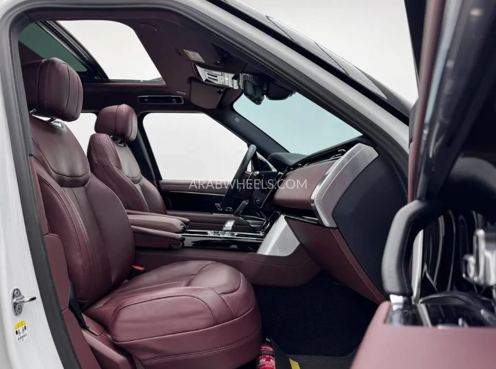 Land Rover Range Rover 2023 for Sale in Dubai Image-12