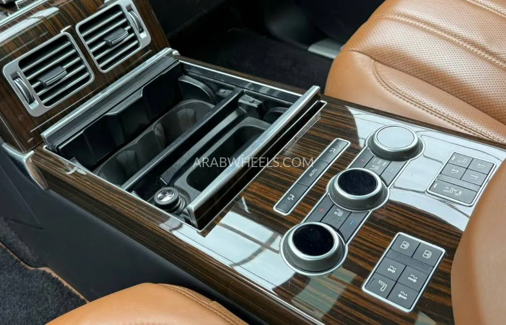 Land Rover Range Rover 2018 for Sale in Dubai Image-18