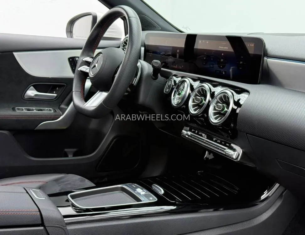 مرسيدس بنز كلاس A 2024 for Sale in دبي Image-12
