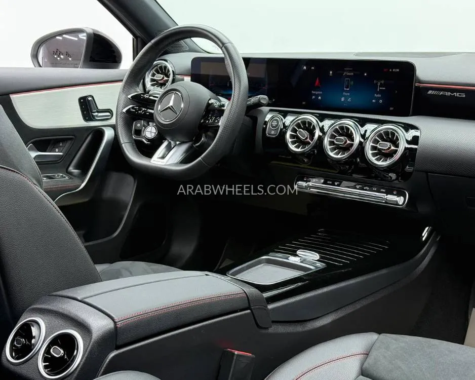 مرسيدس بنز كلاس A 2024 for Sale in دبي Image-11