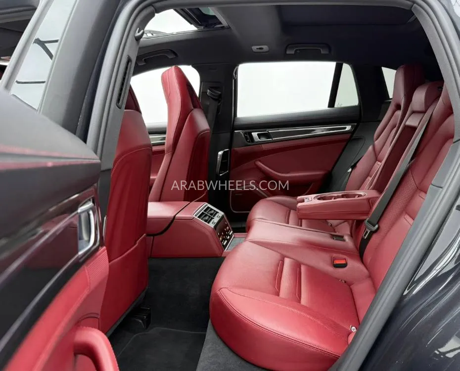 Porsche Panamera 2018 for Sale in Dubai Image-17