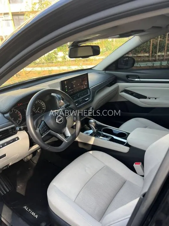 Nissan Altima 2023 for Sale in Ajman Image-6