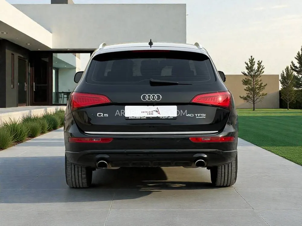 Audi Q5 2017 for Sale in Dubai Image-4