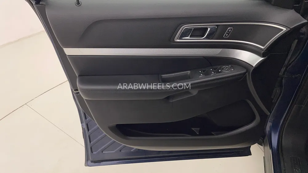 Ford Explorer 2017 for Sale in Dubai Image-19