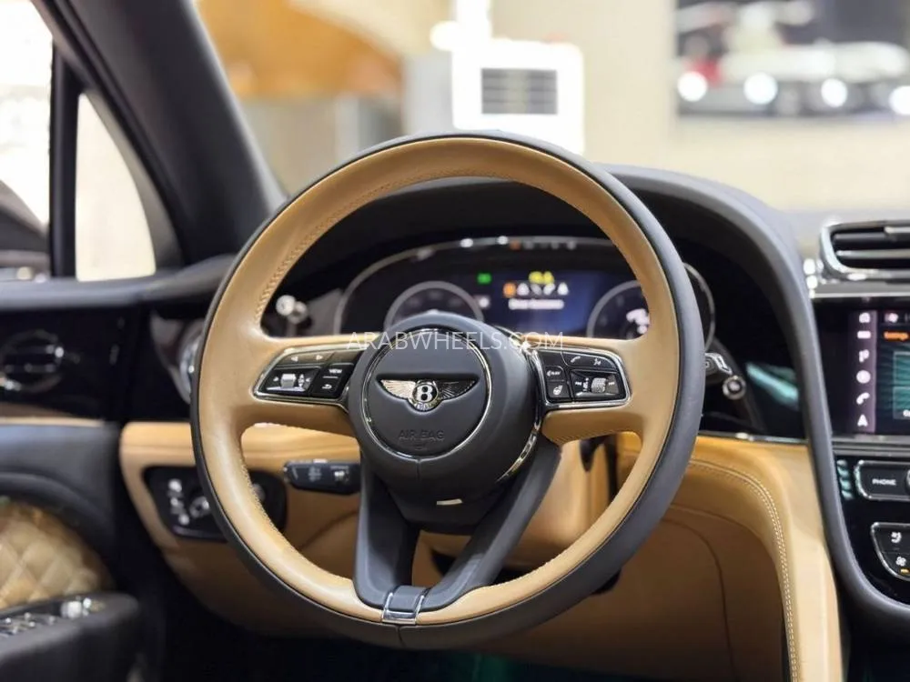 Bentley Bentayga 2022 for Sale in Dubai Image-13