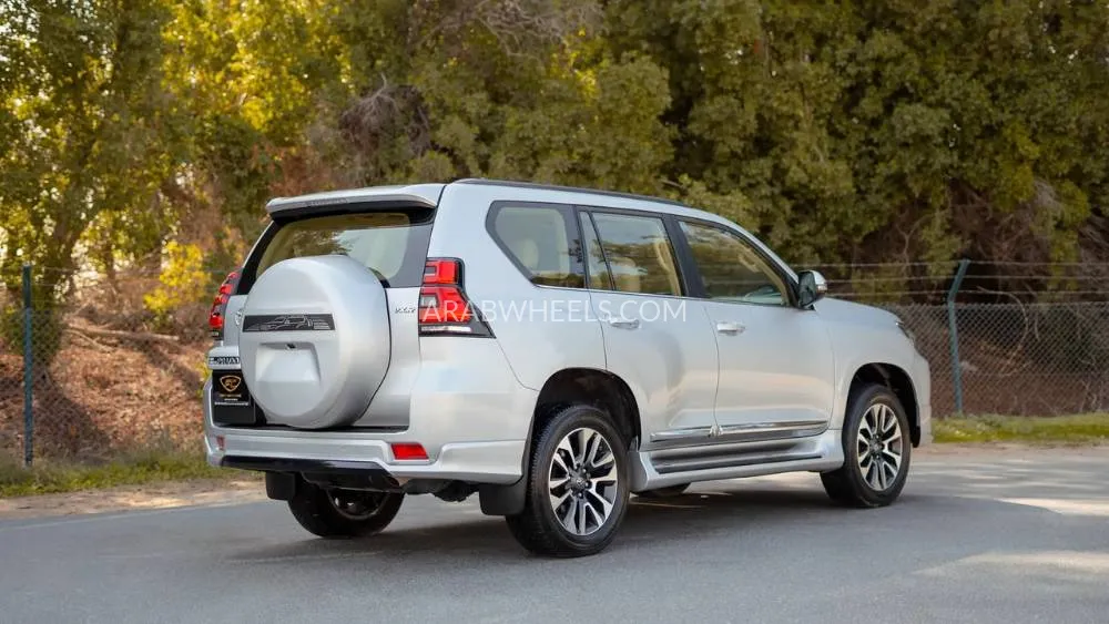 Toyota Land Cruiser Prado 2023 for Sale in Sharjah Image-4