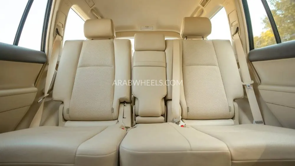 Toyota Land Cruiser Prado 2023 for Sale in Sharjah Image-12