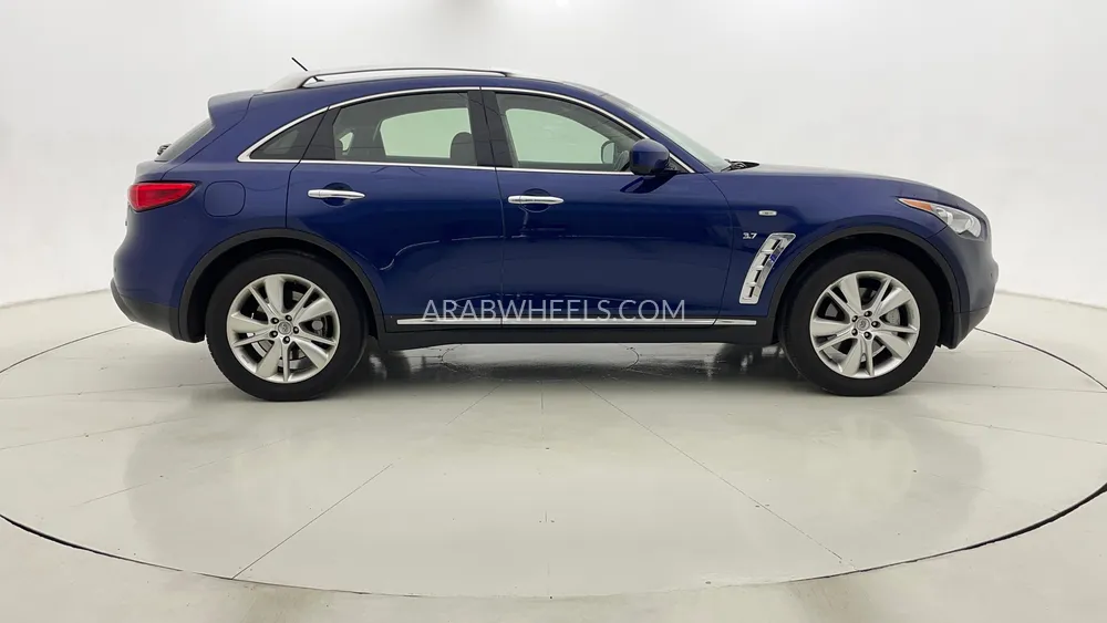 Infiniti QX70 2020 for Sale in Dubai Image-2
