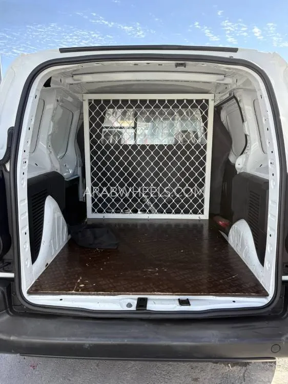 Peugeot Partner 2014 for Sale in Sharjah Image-12