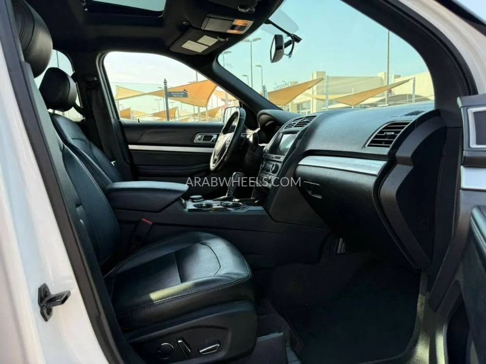 فورد إكسبلورر 2017 for Sale in الشارقة Image-14