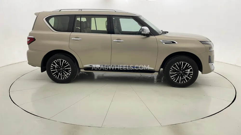 Nissan Patrol 2022 for Sale in Dubai Image-2