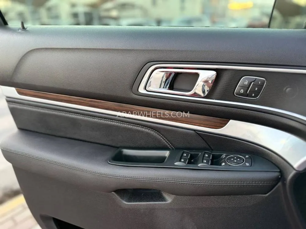 Ford Explorer 2018 for Sale in Sharjah Image-13