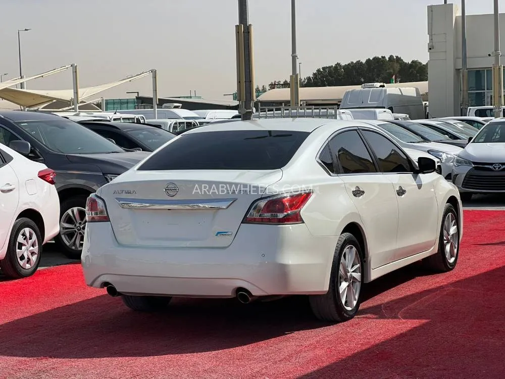Nissan Altima 2016 for Sale in Sharjah Image-6