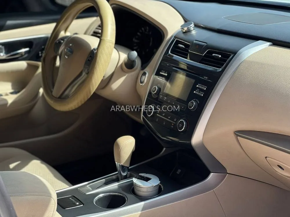 Nissan Altima 2016 for Sale in Sharjah Image-14