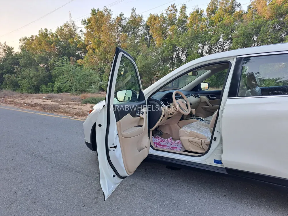 Nissan X-Trail 2015 for Sale in Sharjah Image-15