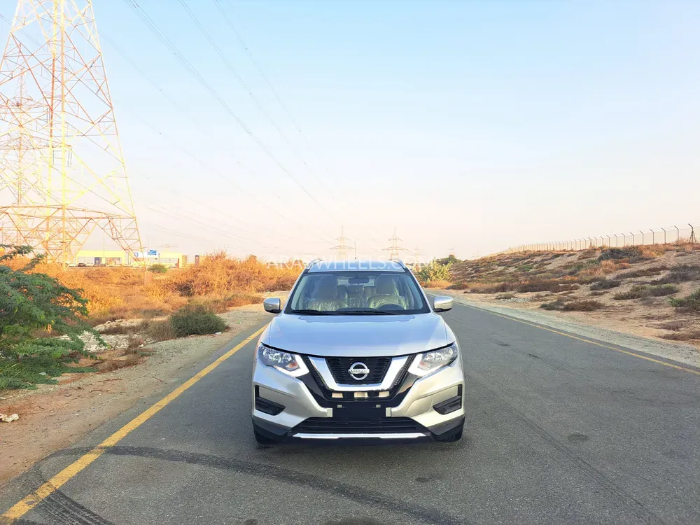 Nissan X-Trail 2015 for Sale in Sharjah Image-2