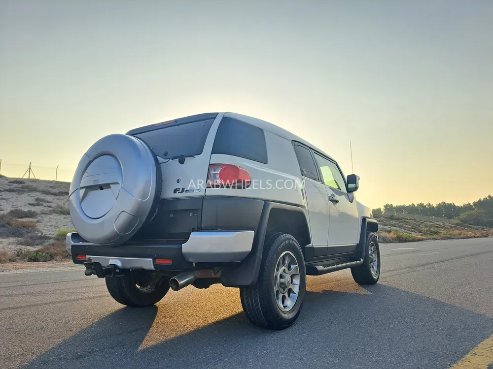 Toyota FJ Cruiser 2011 for Sale in Sharjah Image-6