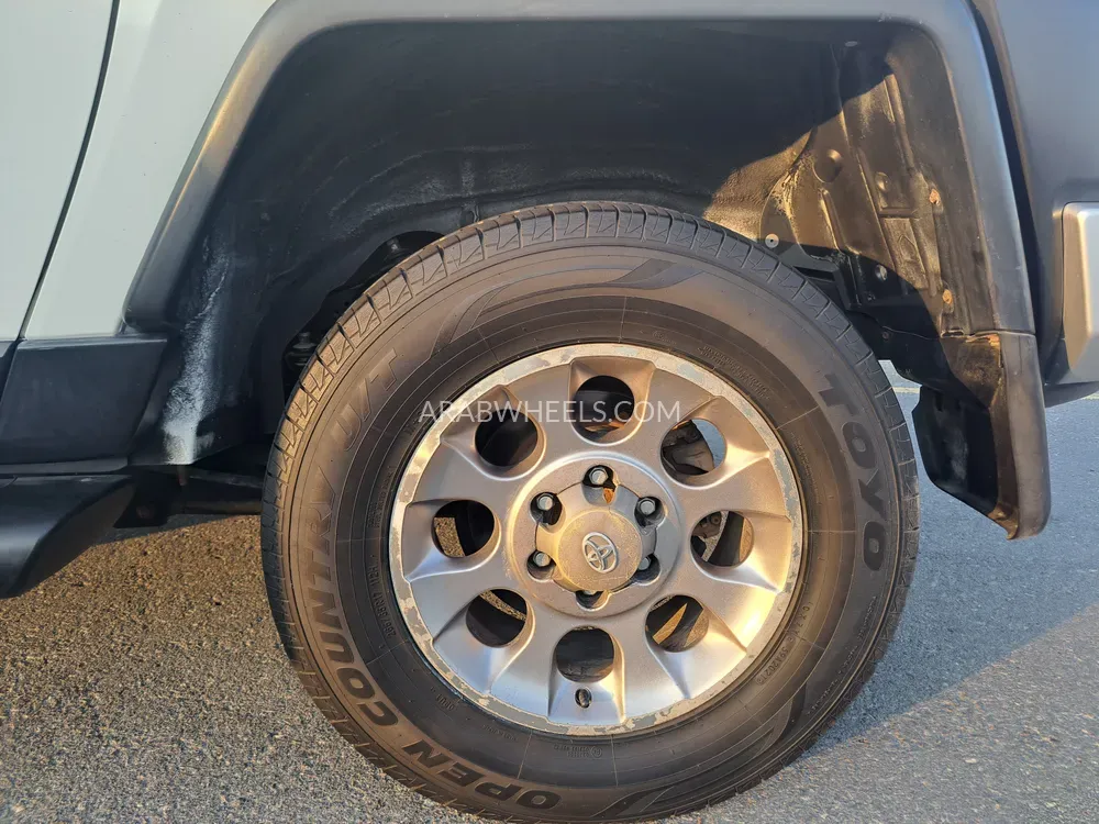 Toyota FJ Cruiser 2011 for Sale in Sharjah Image-14