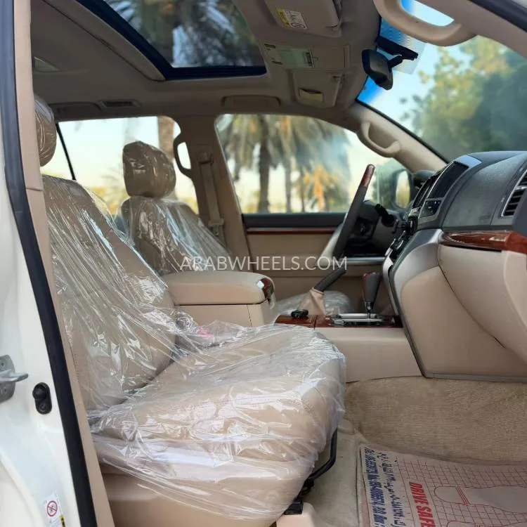 Toyota Land Cruiser 2014 for Sale in Sharjah Image-7