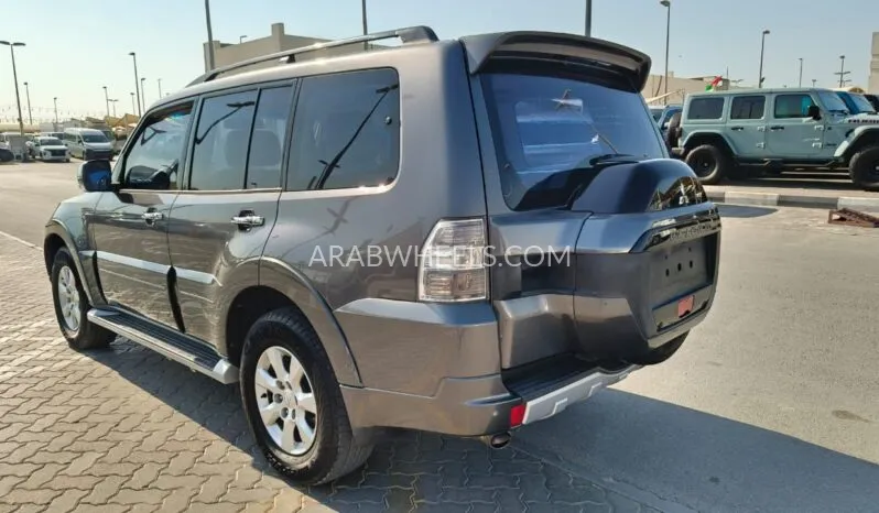 ميتسوبيشي باجيرو 2016 for Sale in الشارقة Image-6