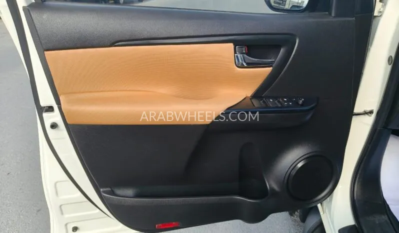 تويوتا فورتشنر 2022 for Sale in الشارقة Image-13