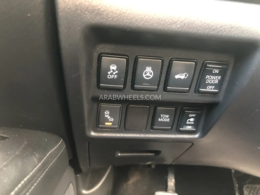 Nissan Pathfinder 2017 for Sale in Ajman Image-12