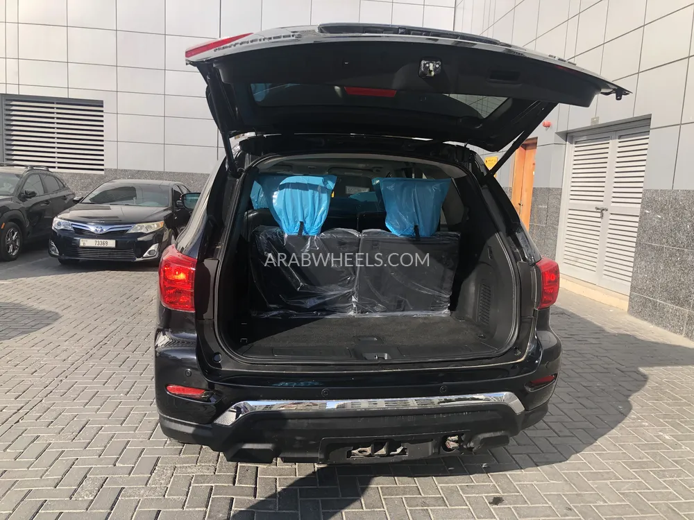 Nissan Pathfinder 2017 for Sale in Ajman Image-11