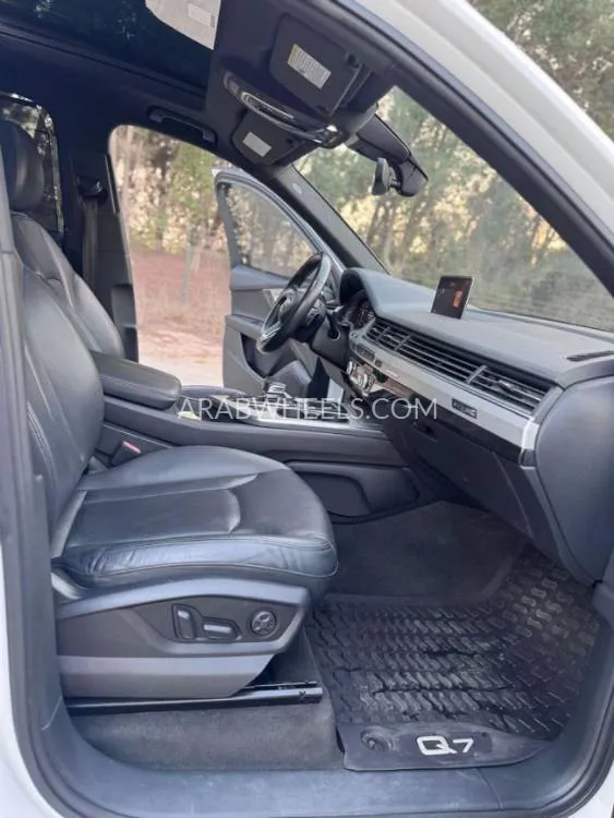 Audi Q7 2018 for Sale in Sharjah Image-3