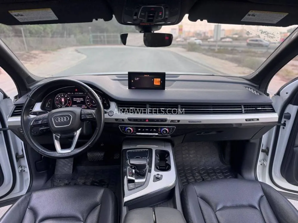 Audi Q7 2018 for Sale in Sharjah Image-7