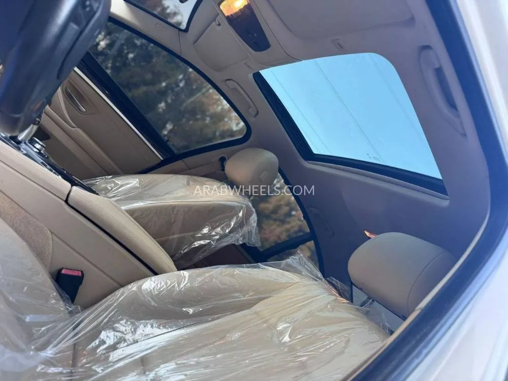 BMW 5 series 2016 for Sale in Sharjah Image-12