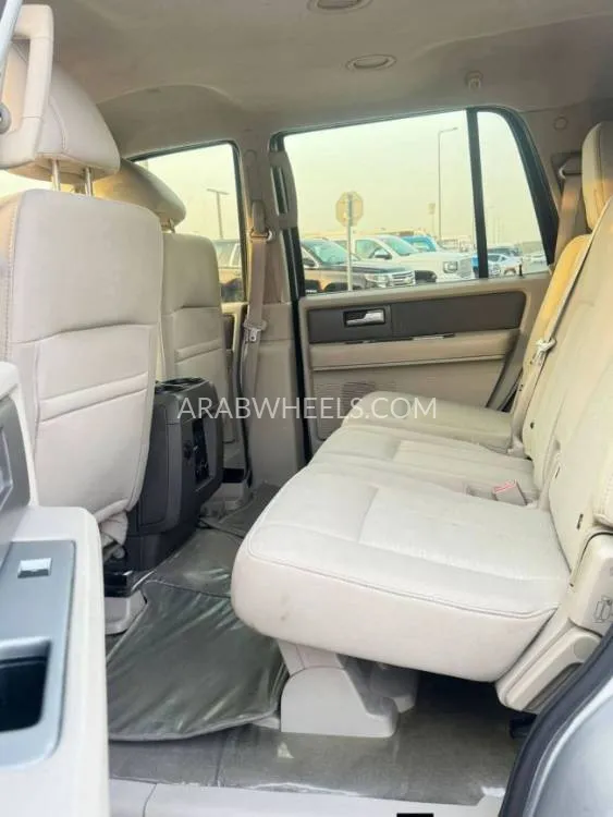Ford Expedition 2013 for Sale in Sharjah Image-4