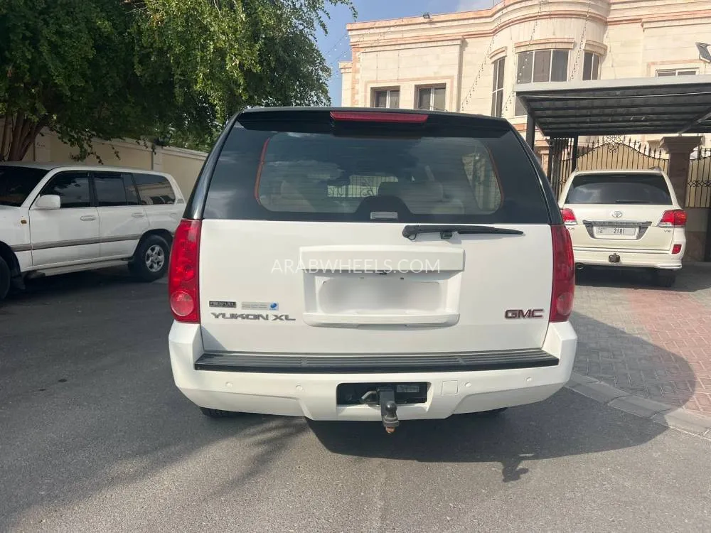 GMC Yukon 2009 for Sale in Dubai Image-4