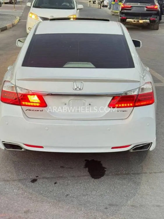 Honda Accord 2016 for Sale in Sharjah Image-7