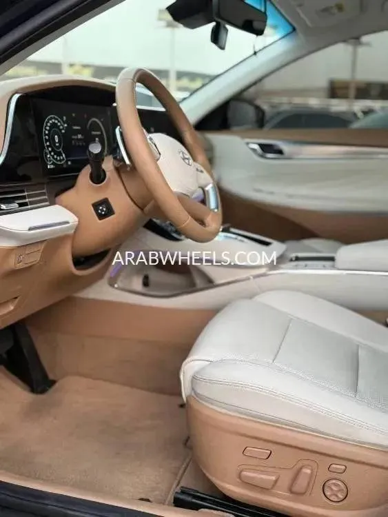 Hyundai Azera 2021 for Sale in Ajman Image-8