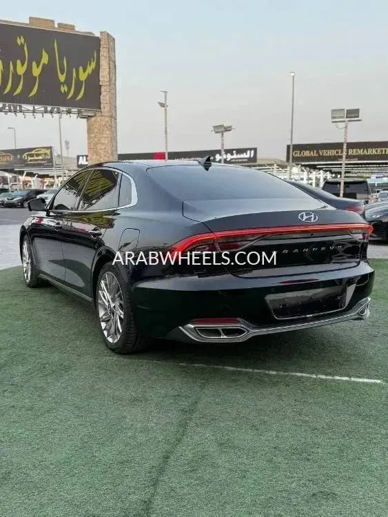 Hyundai Azera 2021 for Sale in Ajman Image-12