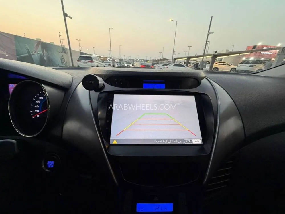Hyundai Elantra 2012 for Sale in Sharjah Image-9