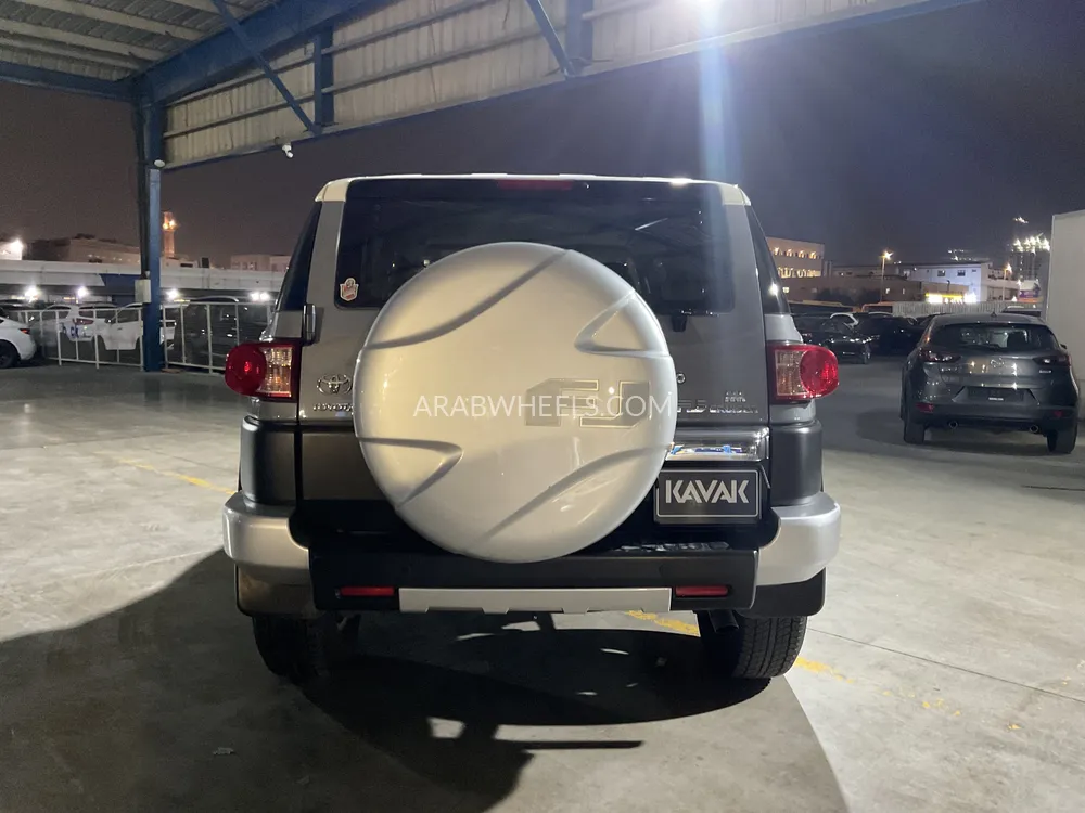 تويوتا إف جي كروزر 2015 for Sale in الشارقة Image-5