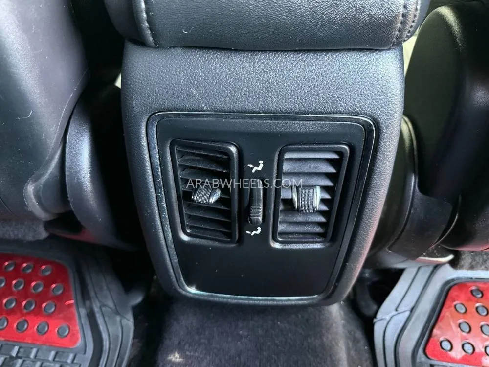 جيب شيروكي 2017 for Sale in الشارقة Image-10