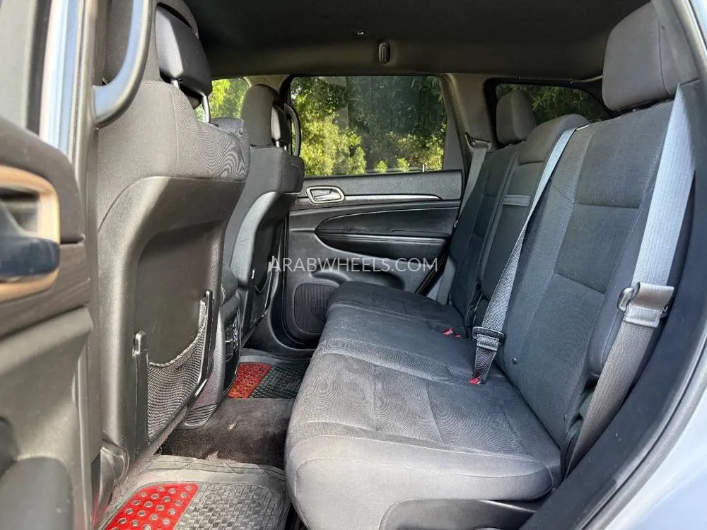 جيب شيروكي 2017 for Sale in الشارقة Image-17