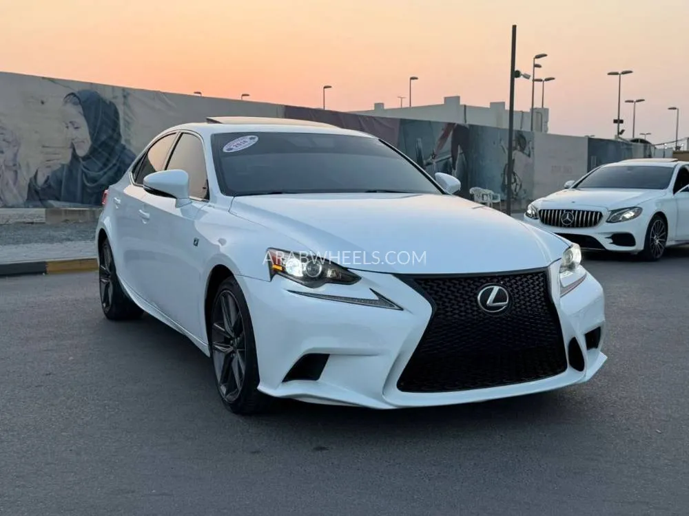 Lexus IS 2014 for Sale in Sharjah Image-2