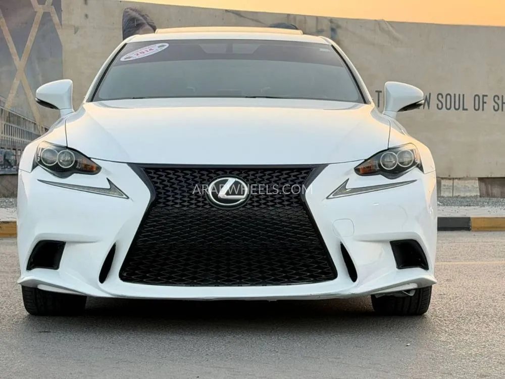 Lexus IS 2014 for Sale in Sharjah Image-3