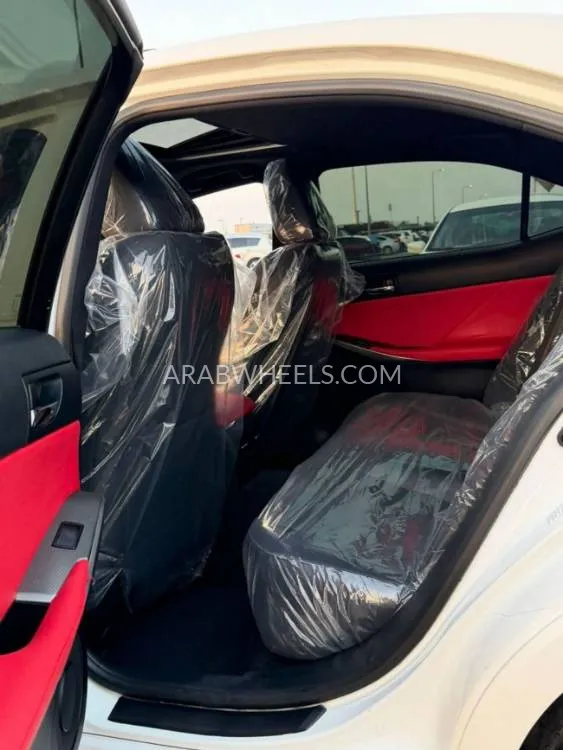 Lexus IS 2014 for Sale in Sharjah Image-11