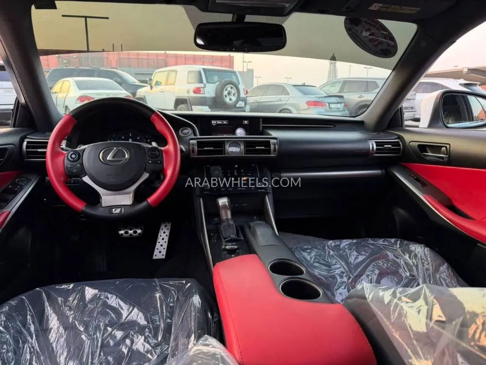 Lexus IS 2014 for Sale in Sharjah Image-16