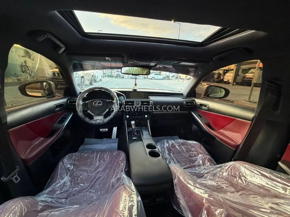Lexus IS 2014 for Sale in Sharjah Image-9
