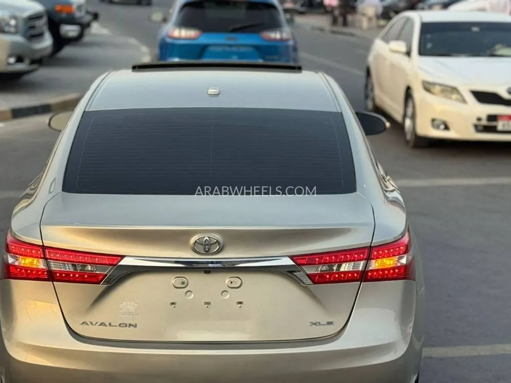 Toyota Avalon 2014 for Sale in Sharjah Image-15