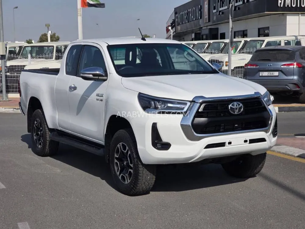 Toyota Hilux 2017 for Sale in Dubai Image-2