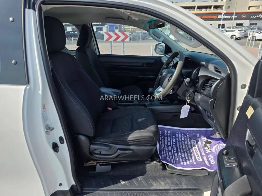 Toyota Hilux 2017 for Sale in Dubai Image-15